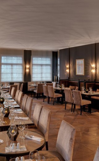 Damoro Prepared tables at the "Damoro" in Davos